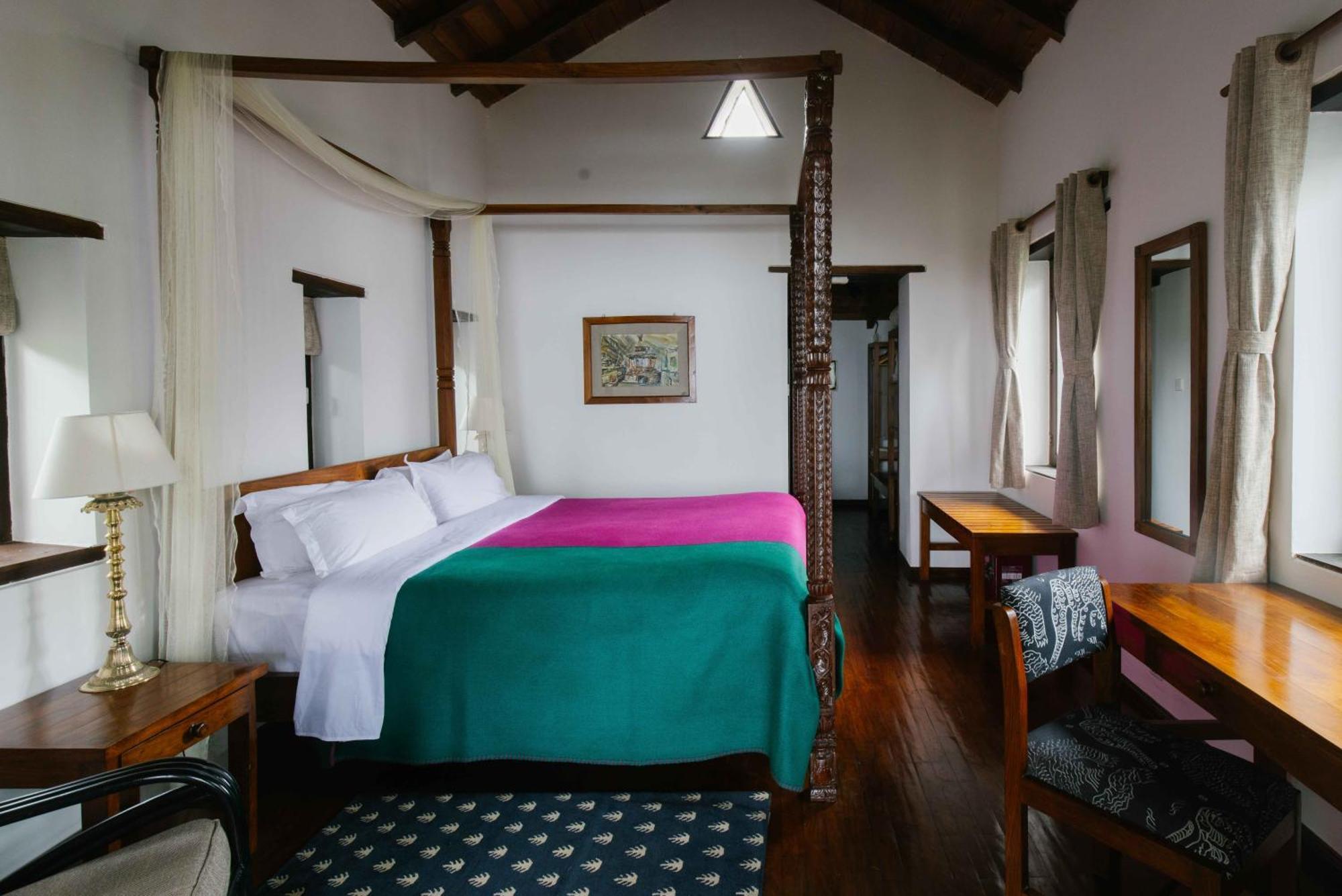 Tiger Mountain Pokhara Lodge Экстерьер фото